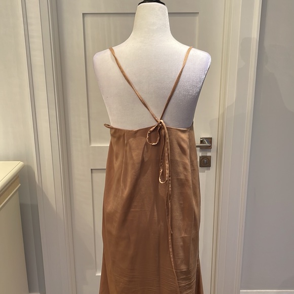 Suit - Picture 8 of 9